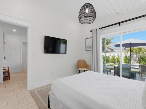 Premier Vacation Rental Near Gulf Beaches - 4-Bedroom Home in Bradenton Beach